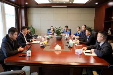 平湖市委常委、副市長戴振一行蒞臨景興紙業調研指導